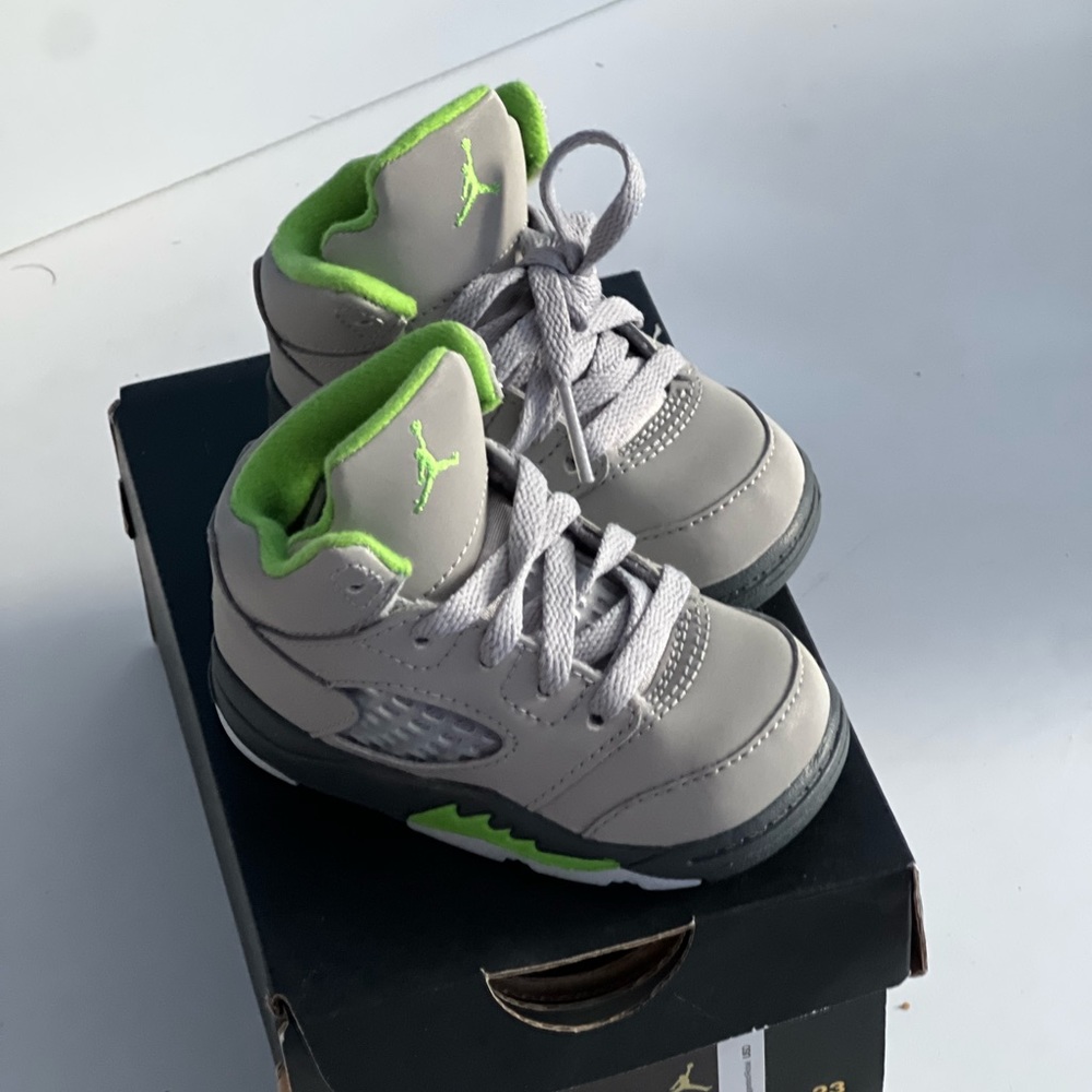 Retro Jordan 5s size 4C great condition worn twice box included